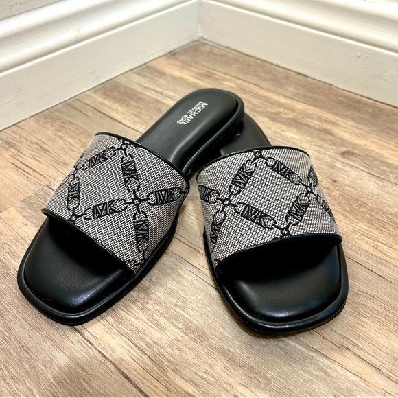 Michael Kors Hayworth Empire Logo Jacquard Slide Sandal Natural / Black Size 7.5 - Picture 1 of 6